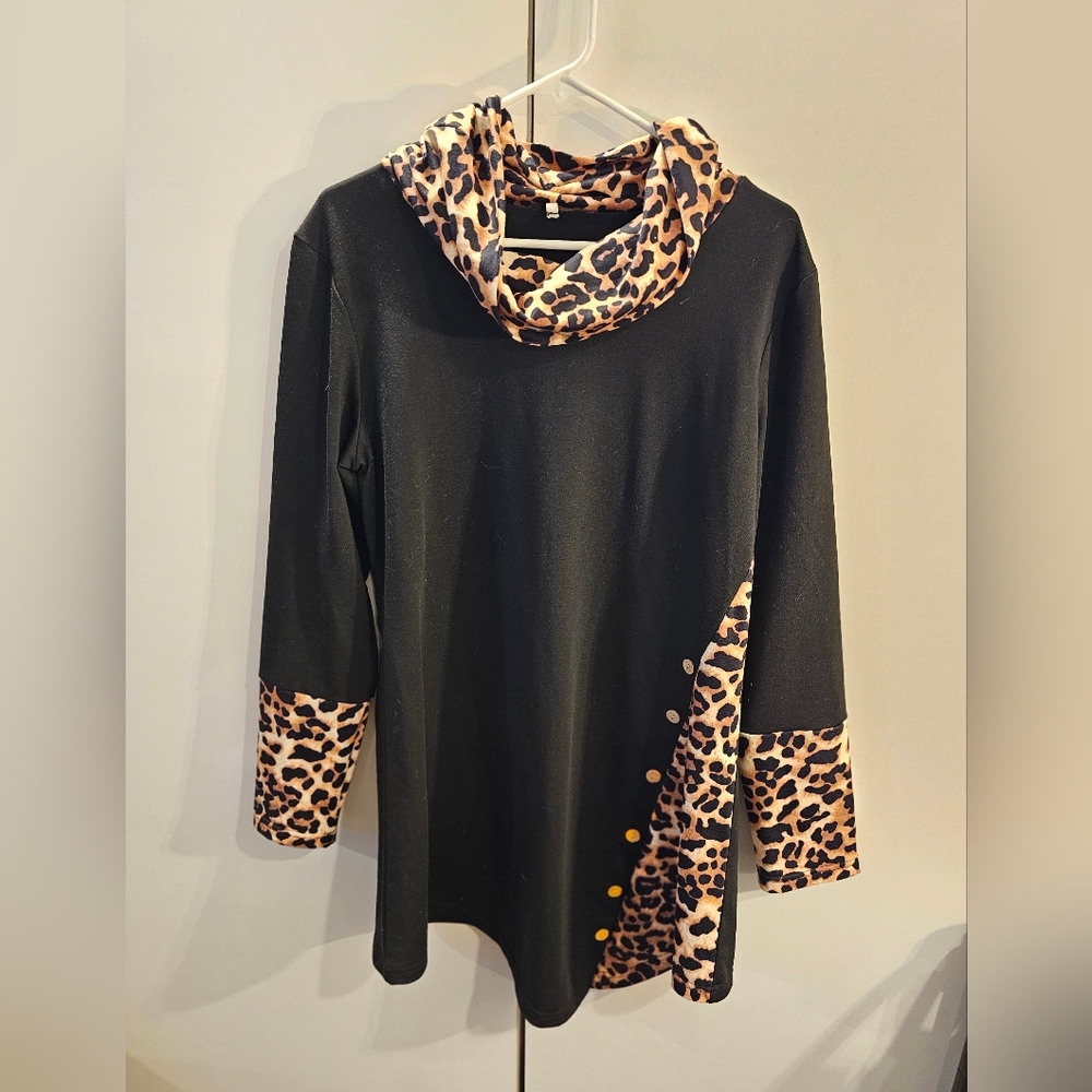 Womans Black Large Black Leapard Trim Cowl Neck Tunic